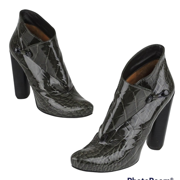 LOUIS VUITTON Patent Embossed Delft Cornelia Boot Booties - Picture 1 of 16